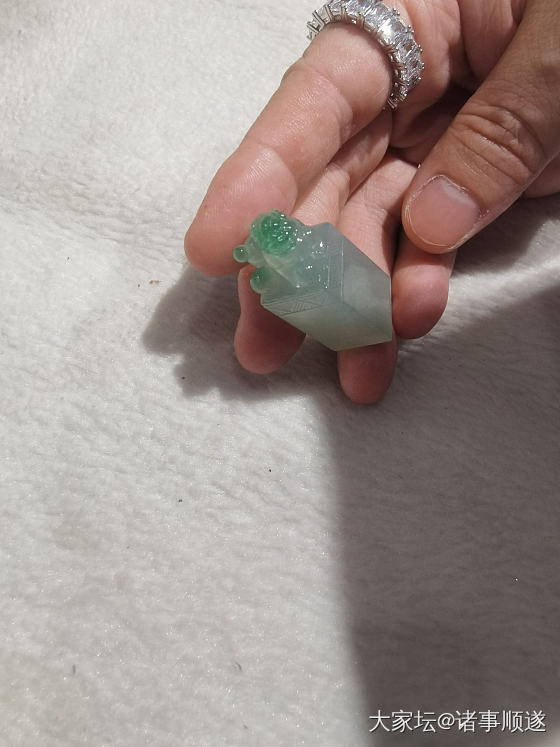 这个厚度我真的太喜欢了。_吊坠翡翠