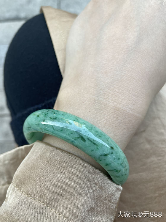 晒晒我的手镯，没有高货，现在想入手高货了_手镯翡翠