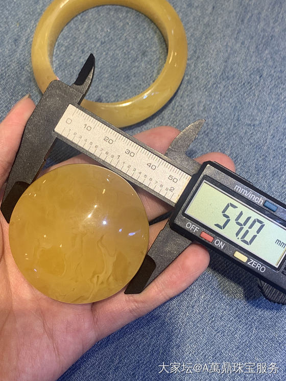 蜡感很喜欢的一套镯子_琥珀蜜蜡翡翠