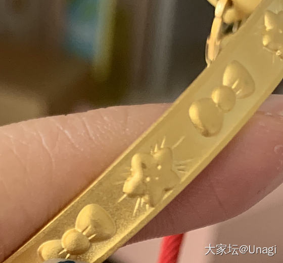新买的半镯带了两天出了好多划痕_金