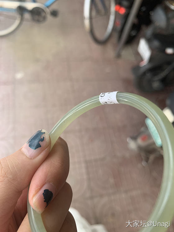 帮我看看留不留_手镯和田玉