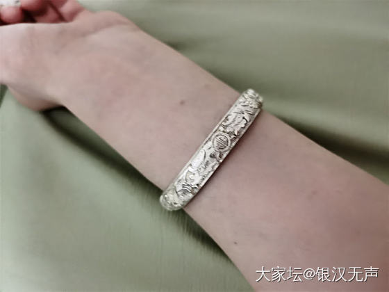 银光闪闪_琳琅满目手镯银