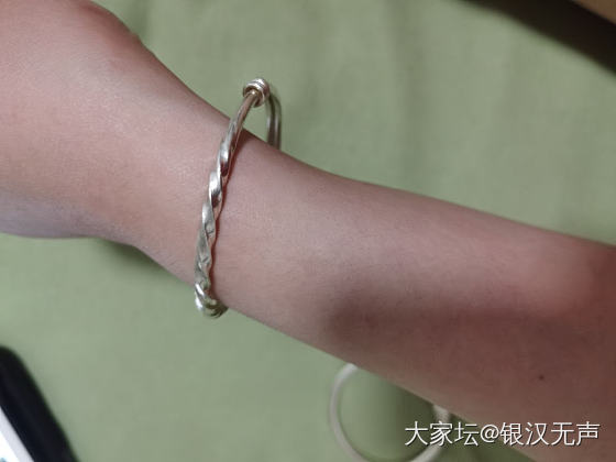 银光闪闪_琳琅满目手镯银
