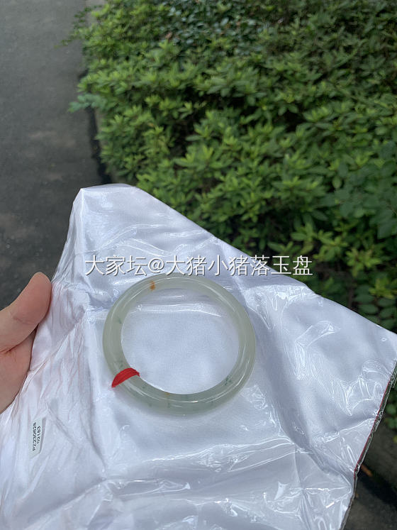 特色镯子没有市场吗_翡翠