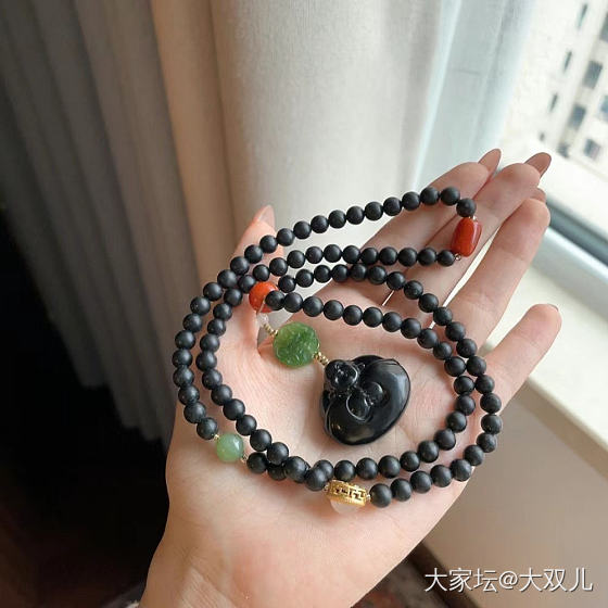 可能是最近被晒黑了，喜欢上墨色的小可爱_珠串