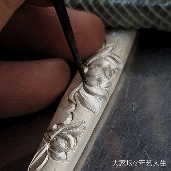忙里偷闲敲了几个手镯胚子，想想雕刻什么题材好呢？_银