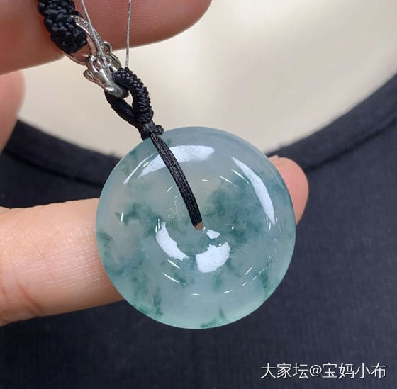 第一次抖 爸爸那买的翡翠扣子，坛友帮忙看看～_翡翠