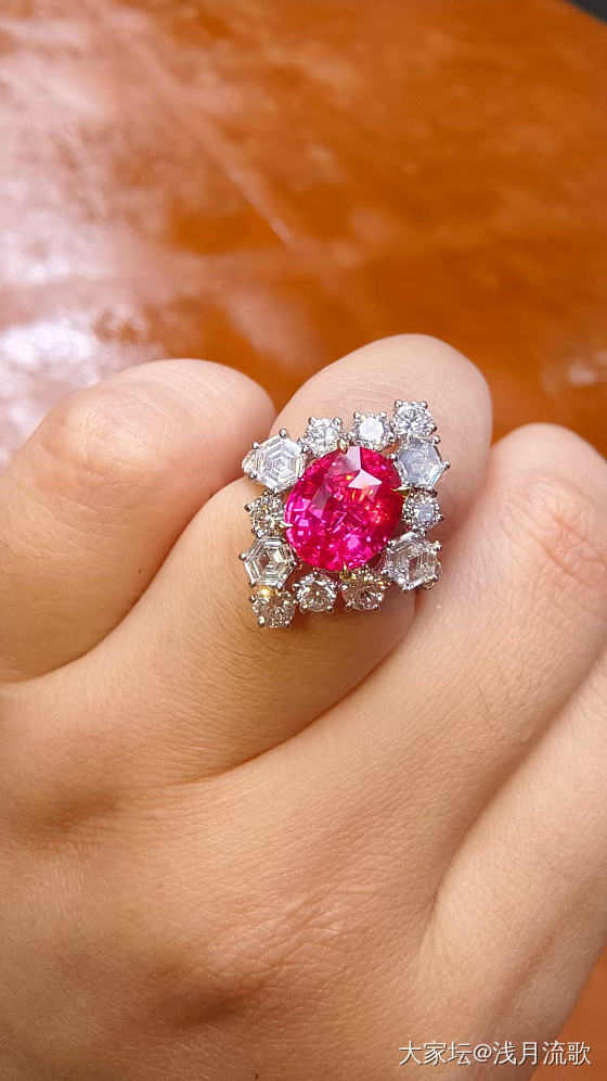 终于拥有了红色系宝石戒指_彩色宝石戒指尖晶石