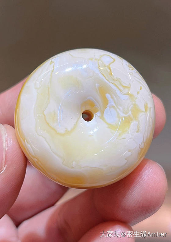 妖孽金瓷白平安扣_琥珀蜜蜡