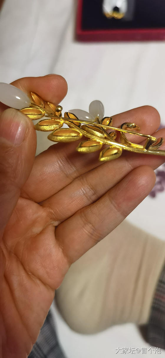 最爱的金胸针坏了_金
