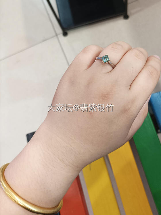 今天带两个娃～_彩色宝石戒指金