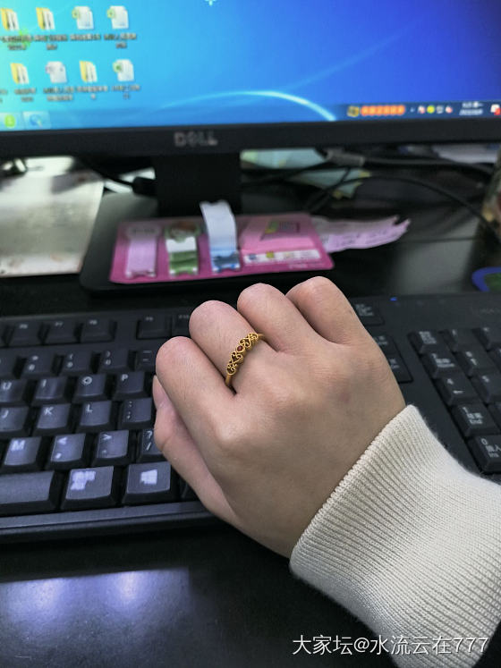 大家右手中指都戴的哪款金戒指呢？_戒指金