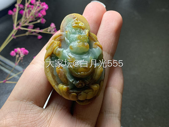 翡翠特色料黄加绿，纯手工制作大鹏金翅鸟_翡翠