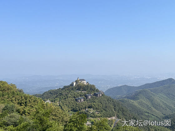 山中行_琥珀蜜蜡和田玉