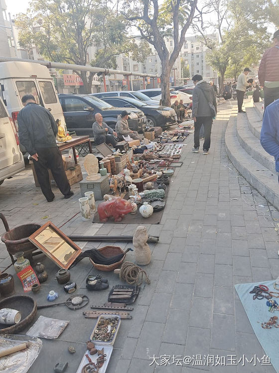 趁娃上课外帮，逛逛当地的古玩市场_玉石