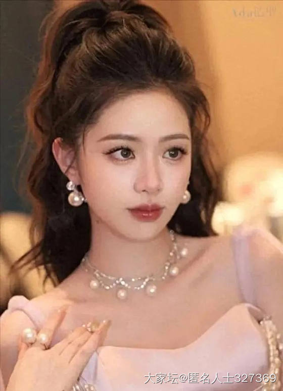 儿子结婚，老娘服装抢镜。_婚嫁