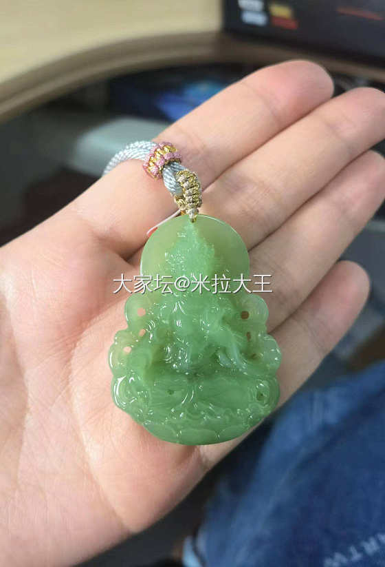 新入手翠青度母_挂件和田玉