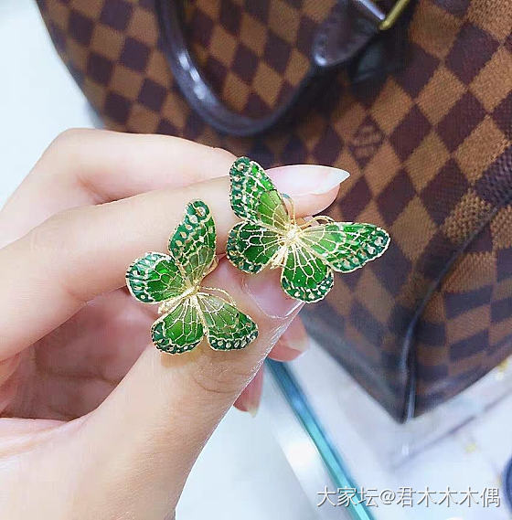 求购，这款18k蝴蝶耳环。_K金