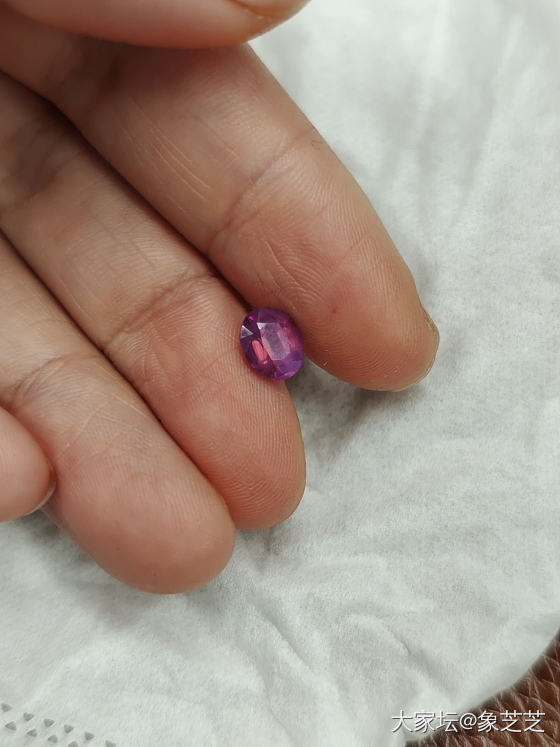哪颗是小漂亮？_刻面宝石彩色宝石