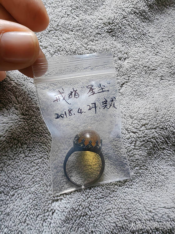 旧银戒指的黑也很好_戒指琥珀琥珀蜜蜡