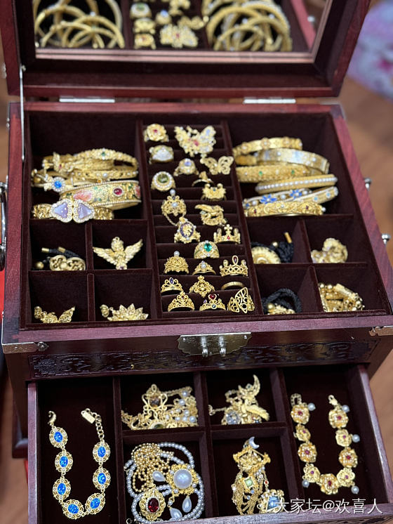 大大方方秀_首饰盒金