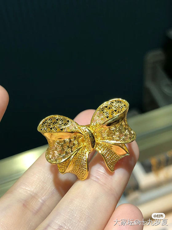 帮我选一个蝴蝶结🎀戒指💍，哪个好看呀_戒指金