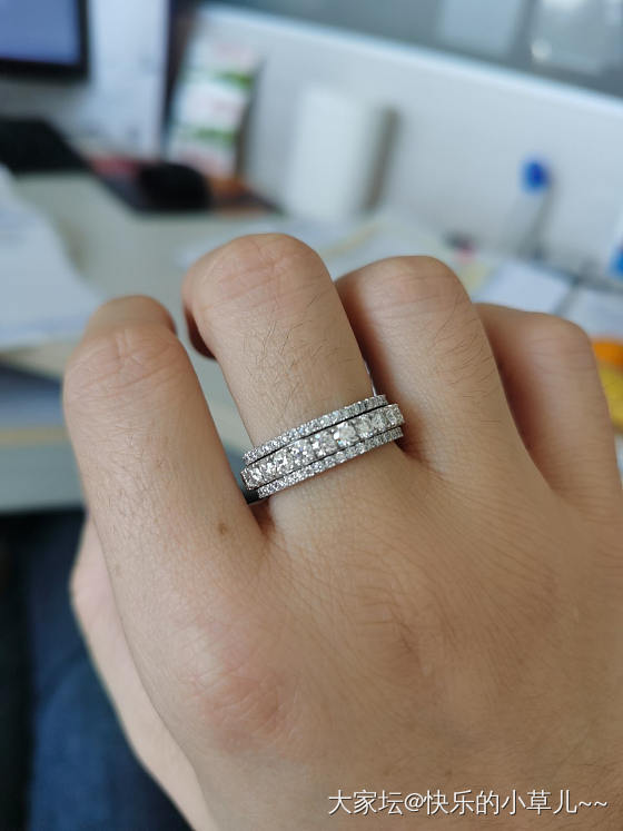 姐妹们，晒出你右手中指戒指，让我欣赏欣赏呗_金戒指