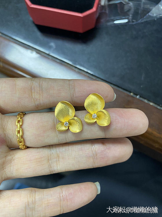 这个蝴蝶克价多少啊？_戒指金