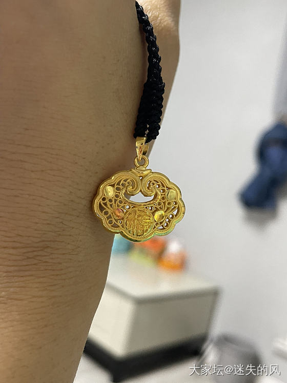 换金款平安锁，加20一克的工费，不知道贵不贵_金