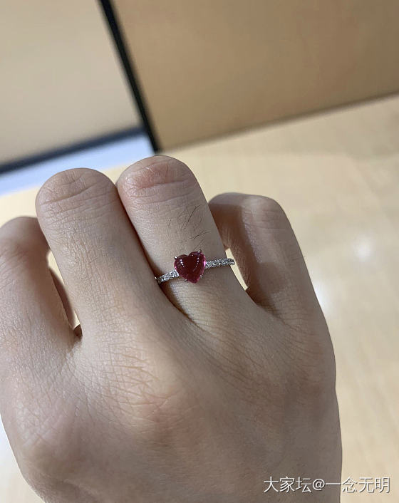 求一个心形彩宝戒指的图，想做枚戒指_戒指彩色宝石