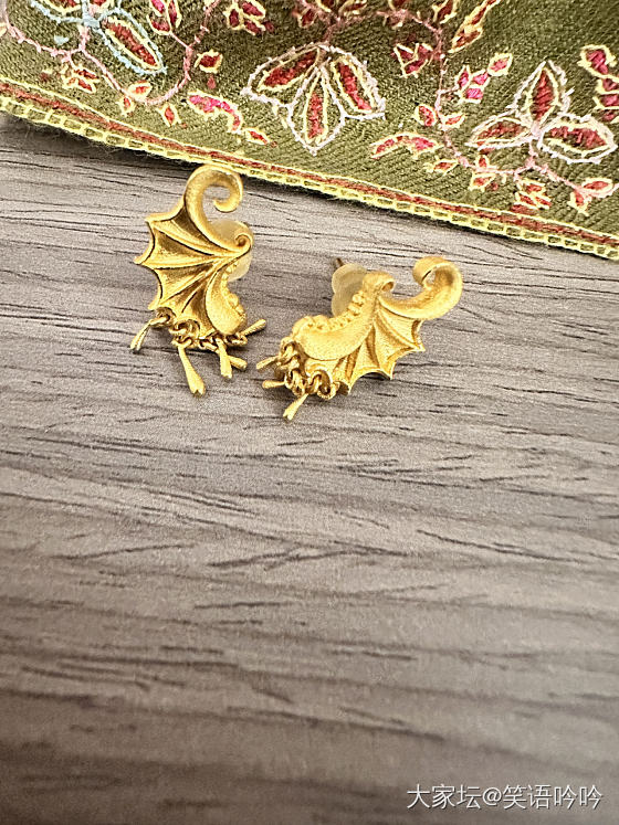 今天戴的这个_金