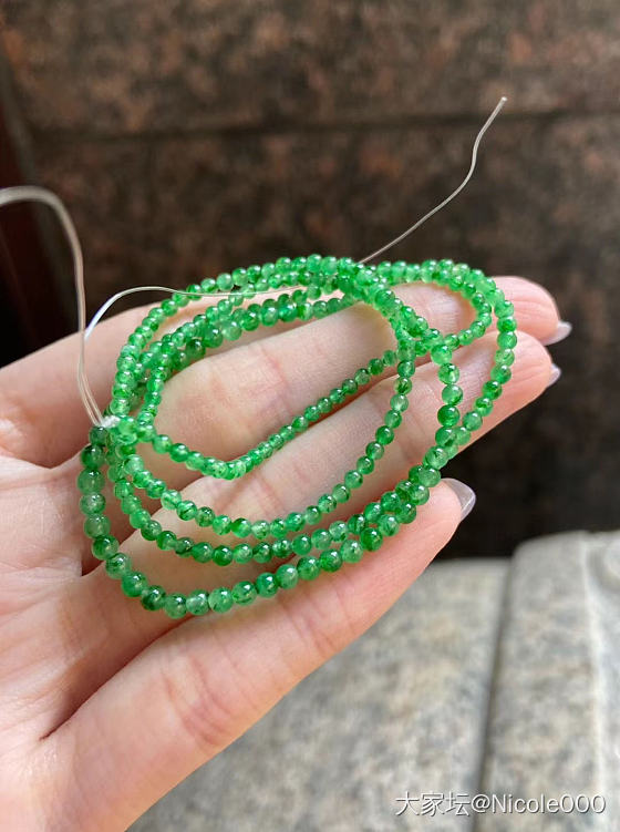 当下流行的小米珠_珠串翡翠