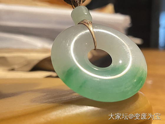 给冰糯的绿扣子来几张特写，老婆很喜欢😃✌️_翡翠
