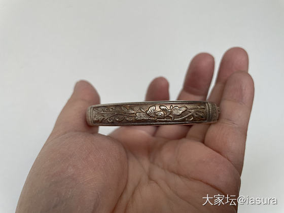 懂小珍家产品的姐妹们，请问这款叫什么？_手镯银匠人