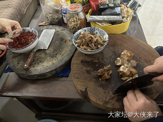 出息了！出大货啦！15斤牛肉卤成一盆牛肉，做成麻辣牛肉干四碗，娃和姨妈家的哥哥二..._美食