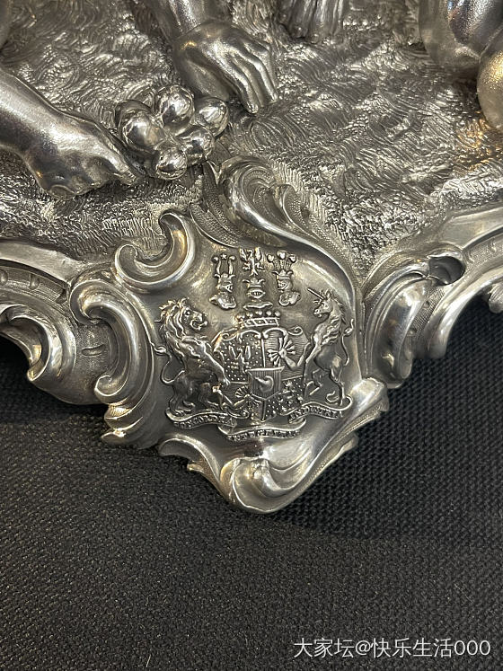 1787年由著名的银行家族罗斯柴尔德家族收藏的纯银中央银器天使果盘摆件。_银器