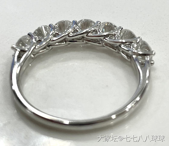 培育钻排戒_戒指钻石