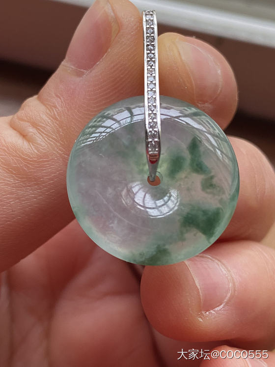翡翠平安扣请大家帮忙掌眼_翡翠