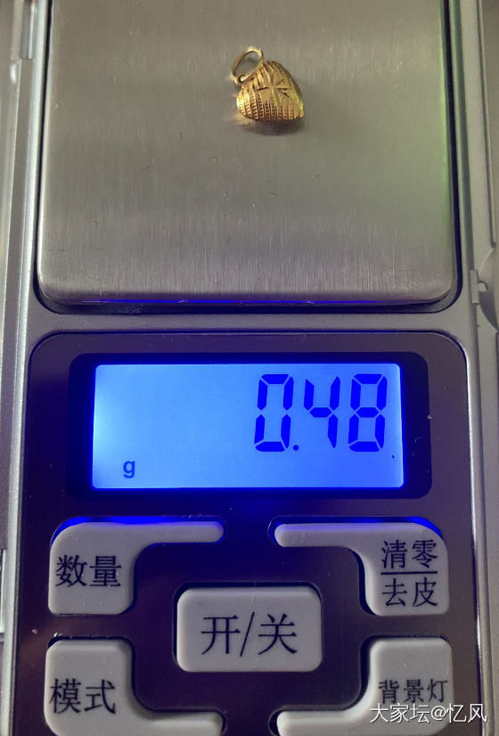 小吊坠配多少克重的链合适？_搭配金