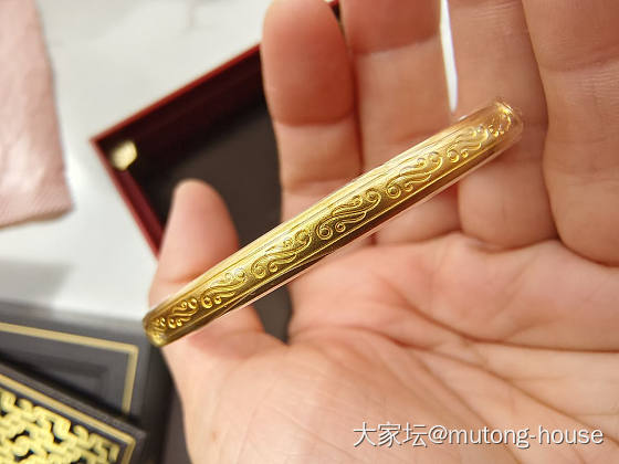 买完这个镯子，就彻底出金坑啦！_手镯金