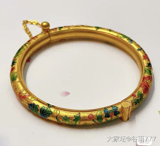 忍了一年没买手镯，越涨越想买了😂_金