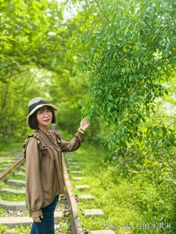 最近坛里入的一条手串，好特别！_琥珀蜜蜡