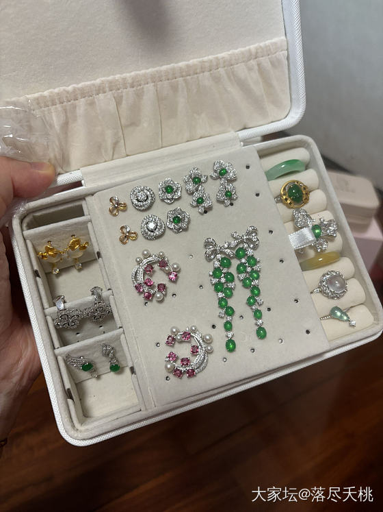 发现一款小而实用的珠宝盒_首饰盒