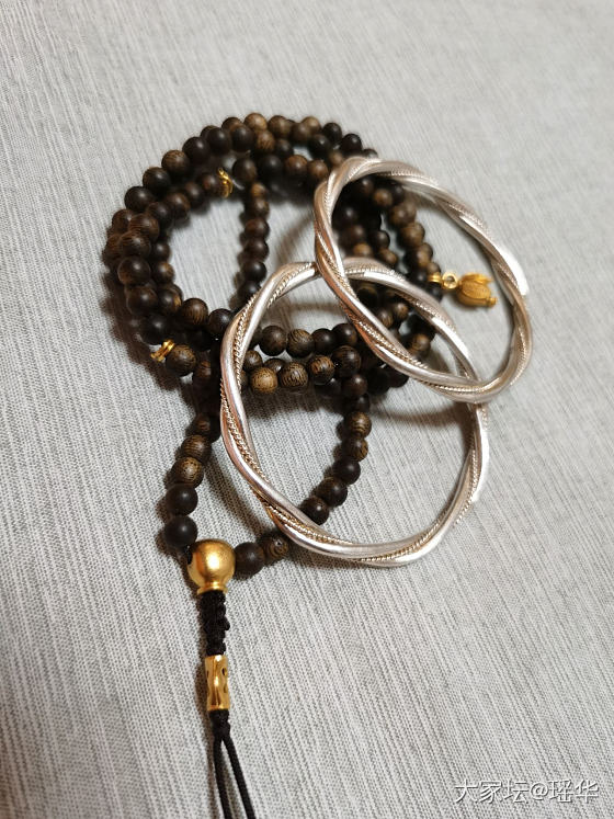 最近迷恋麻花，各位姐姐妹妹们，秀出你们的麻花，让我欣赏欣赏_手镯银