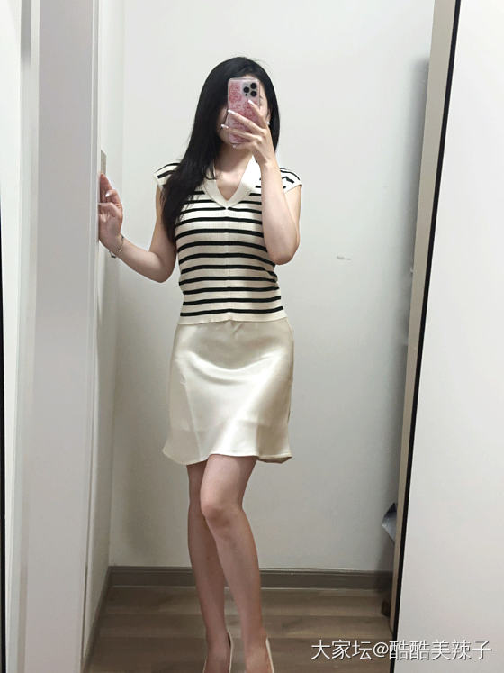 谁还没有一条醋酸裙哇_穿搭