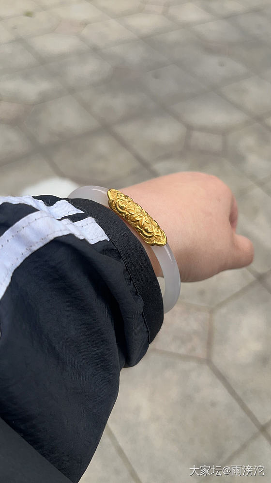 今日左手_手镯玉髓玛瑙