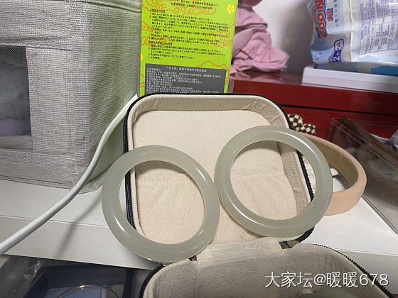 大家觉得哪个好看哪个贵呢_和田玉