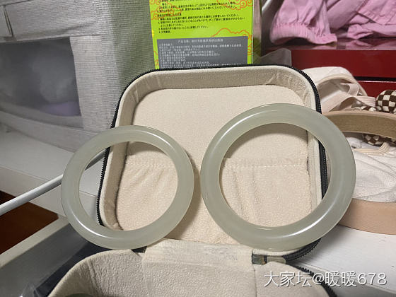 大家觉得哪个好看哪个贵呢_和田玉