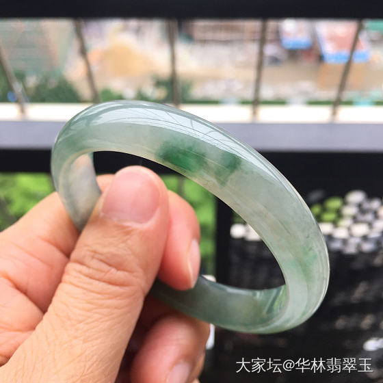 想不明白，我们几千块冰种卖不出，类似种水别人几万块一堆人在抢…_翡翠