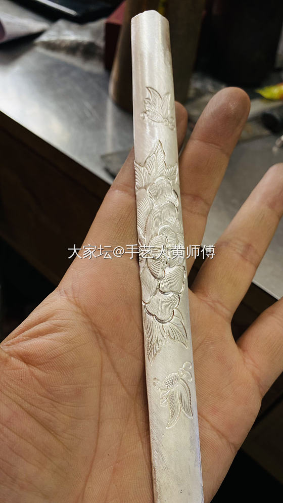 蝶恋牡丹 纯手工錾刻银手镯_银